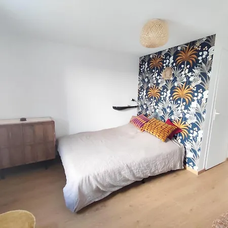 Duplex Dans Avec Piscine A *