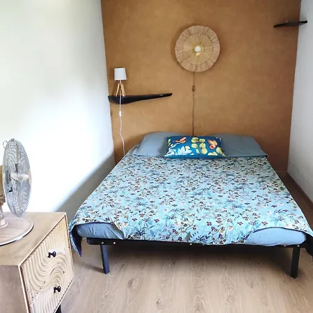 Apartment Duplex Dans Avec Piscine A Uzes