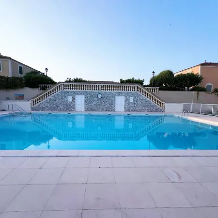 Duplex Dans Avec Piscine A